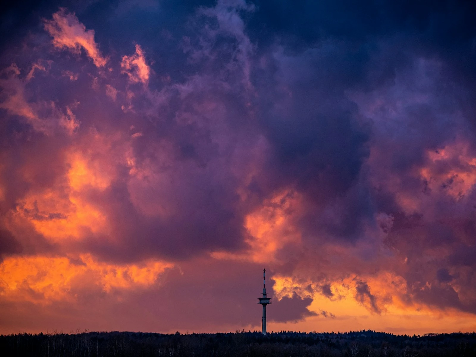 How to Photograph Sunsets That Don't Look Washed Out